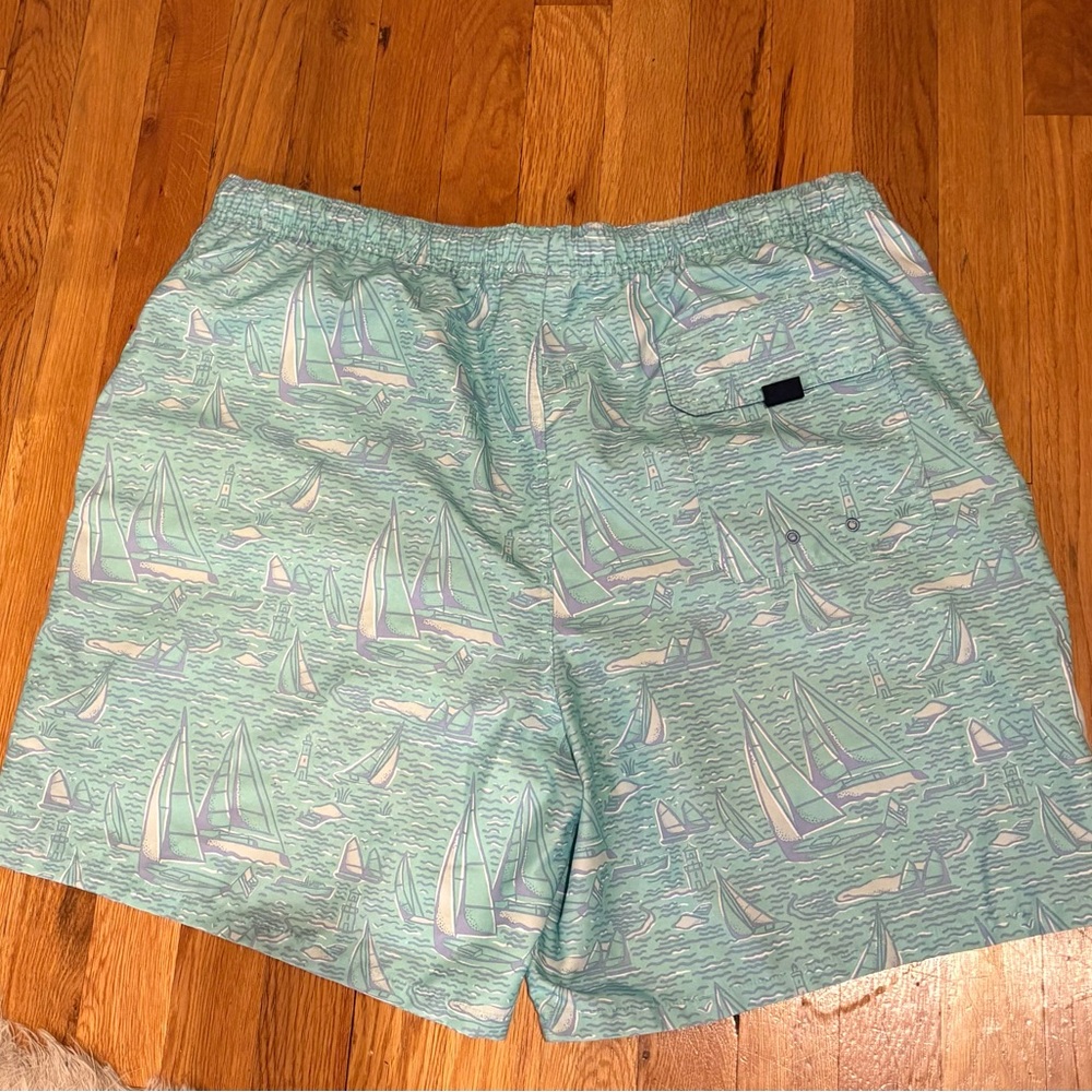 Vineyard Vines Green Swim Trunks with Speckled Design